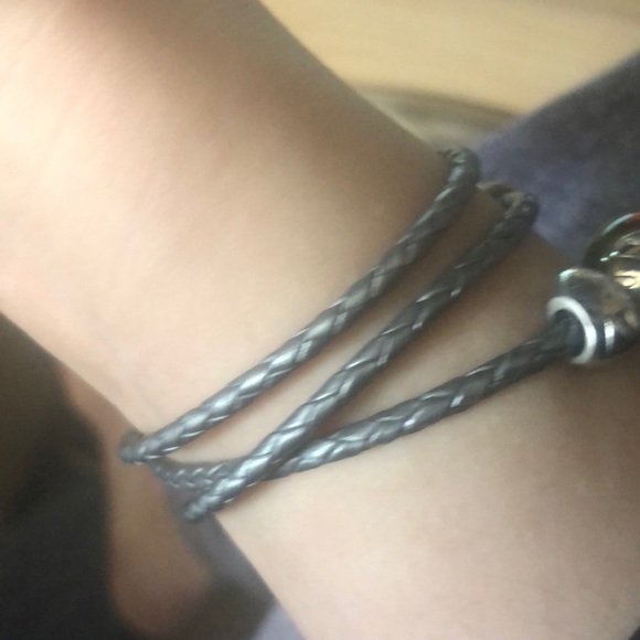 Pandora bracelet with charms - Picture 2 of 3